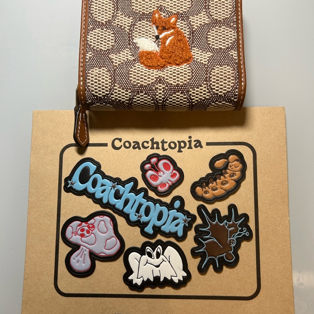 Coach Kids Signature Canvas Wallet with Orange Fox Patch - Picture 2 of 9